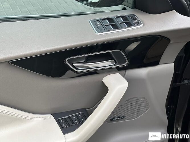 Jaguar F-Pace 50 interauto-car