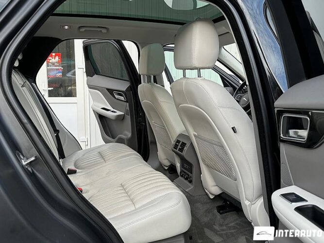 Jaguar F-Pace 48 interauto-car