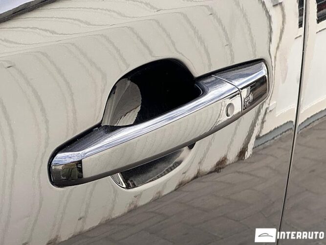 Jaguar F-Pace 64 interauto-car