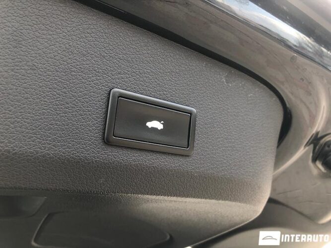 Audi Q7 49 interauto-car