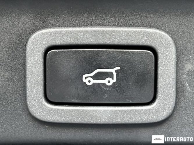 Jaguar F-Pace 61 interauto-car