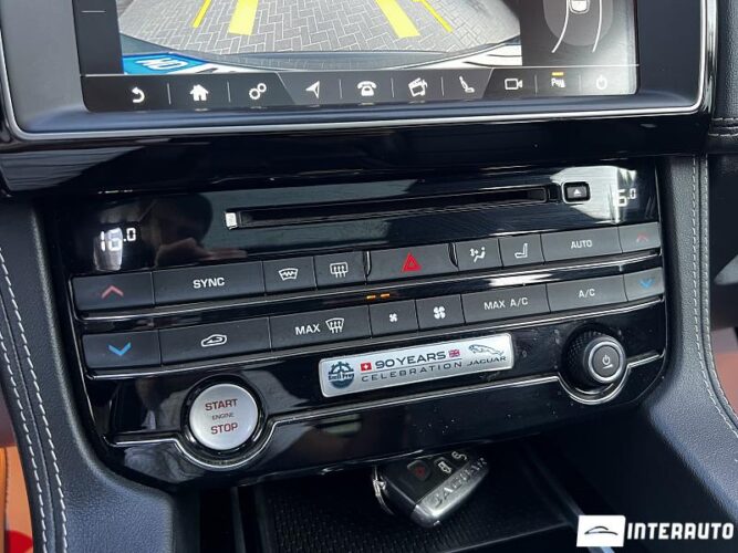 Jaguar F-Pace 47 interauto-car
