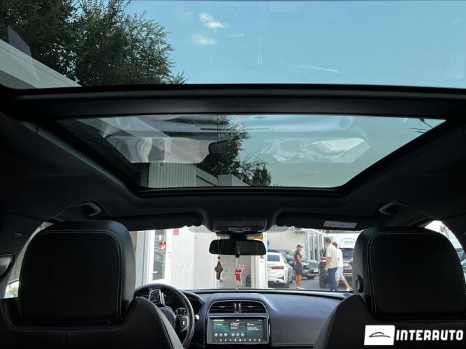 Jaguar F-Pace 59 interauto-car