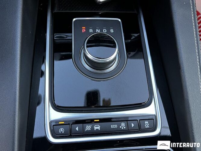 Jaguar F-Pace 46 interauto-car