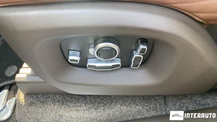 Land Rover Range Rover Vogue 38 interauto-car