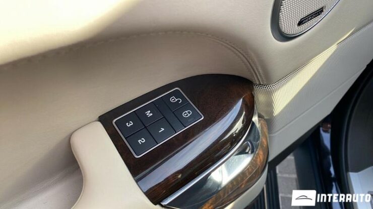 Land Rover Range Rover Vogue 48 interauto-car