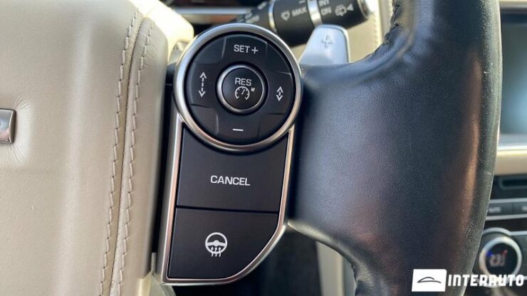 Land Rover Range Rover Vogue 41 interauto-car