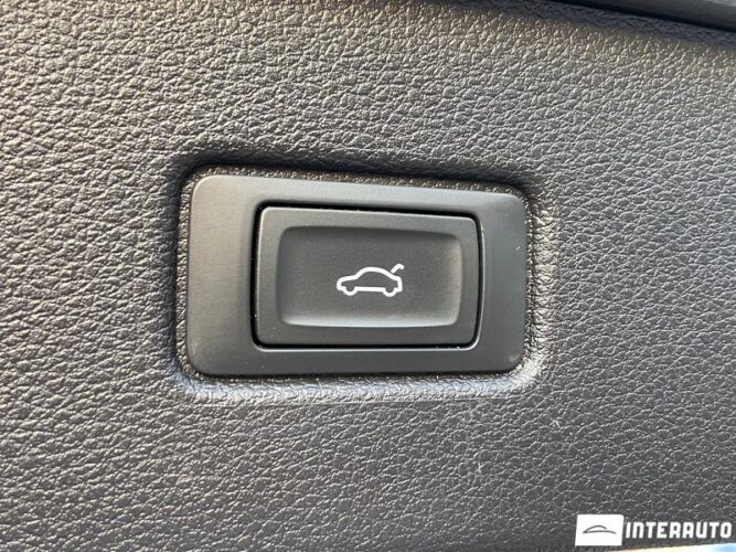 Audi Q7 E-Tron 61 interauto-car