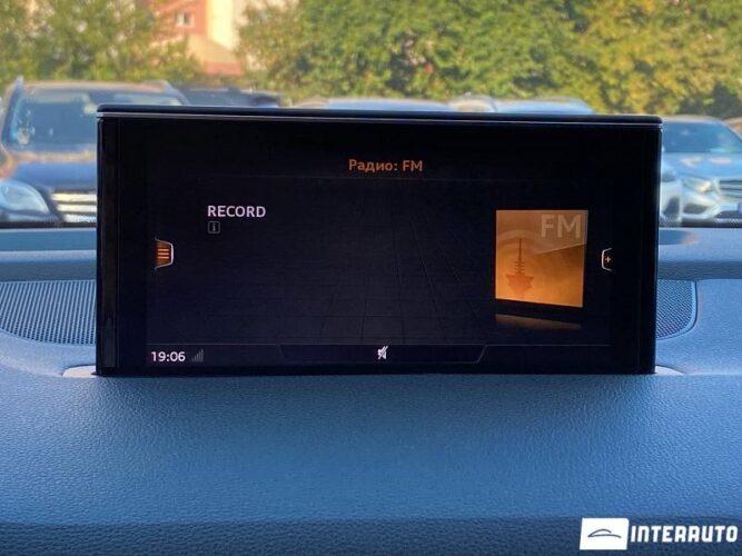 Audi Q7 E-Tron 47 interauto-car