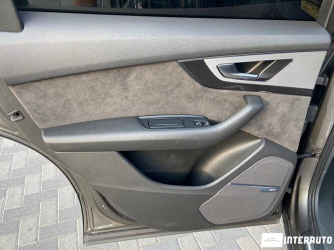 Audi Q7 E-Tron 56 interauto-car