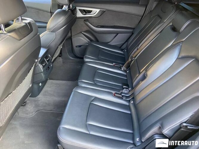 Audi Q7 E-Tron 58 interauto-car