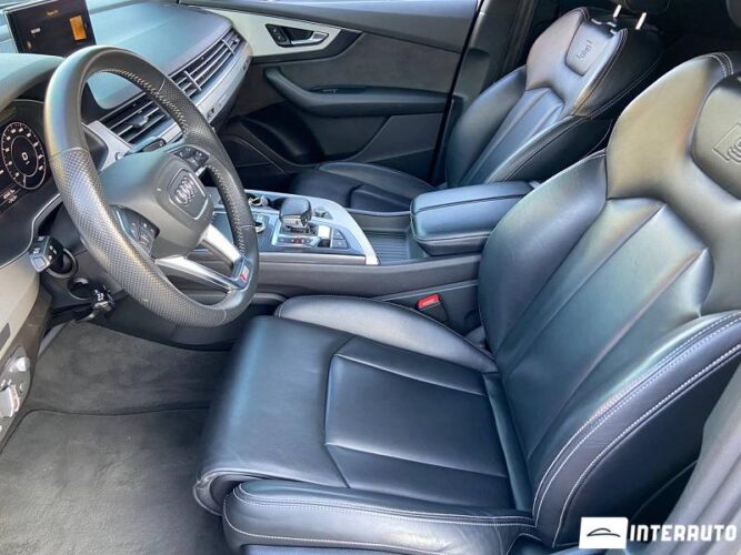 Audi Q7 E-Tron 43 interauto-car