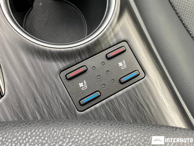 Toyota Camry 44 interauto-car