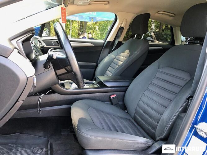 Ford Fusion 32 interauto-car