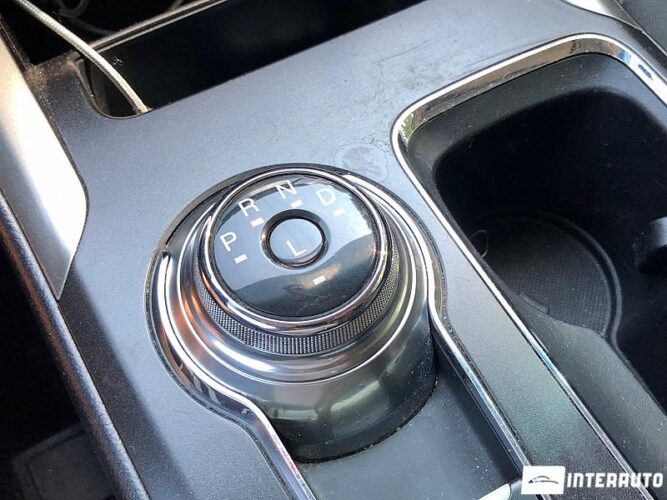 Ford Fusion 42 interauto-car