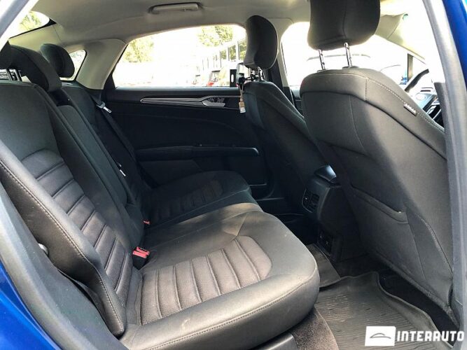 Ford Fusion 37 interauto-car