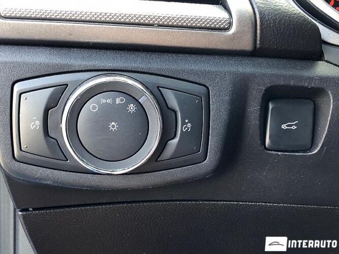 Ford Fusion 39 interauto-car