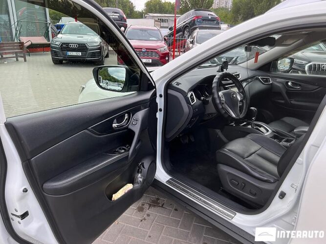 Nissan X-Trail 32 interauto-car