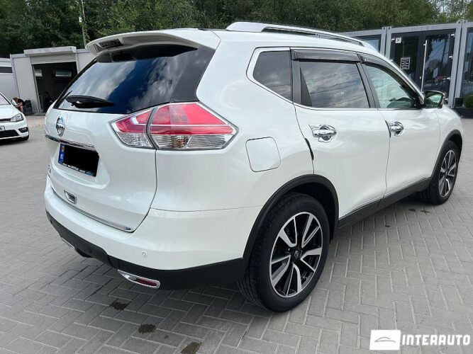 Nissan X-Trail 30 interauto-car