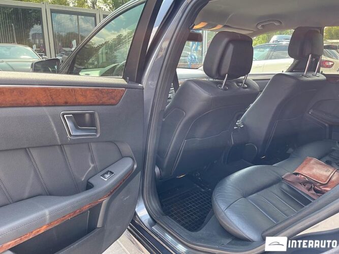 Mercedes E 250 39 interauto-car