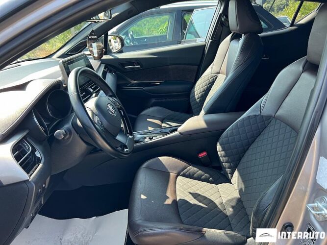 Toyota C-HR 34 interauto-car