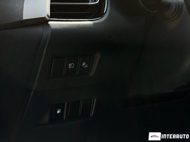 Toyota C-HR 42 interauto-car