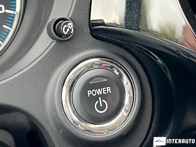 Mitsubishi Outlander 46 interauto-car