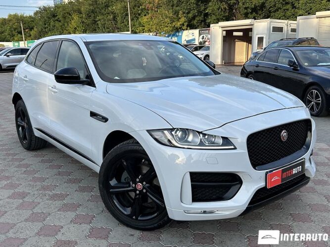 Jaguar F-Pace 33 interauto-car