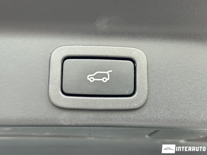 Jaguar F-Pace 48 interauto-car