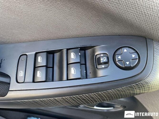 Citroen C4 Picasso 32 interauto-car