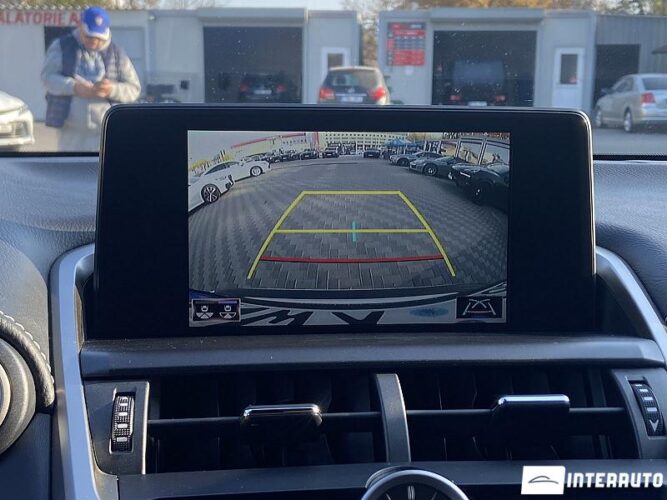 Lexus NX 300 40 interauto-car