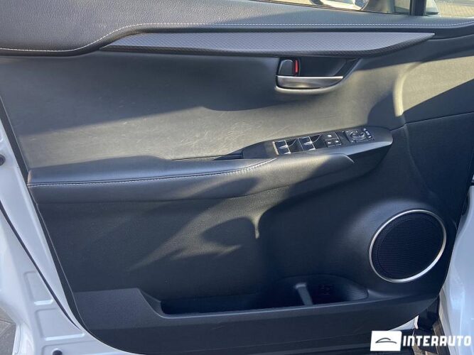 Lexus NX 300 34 interauto-car