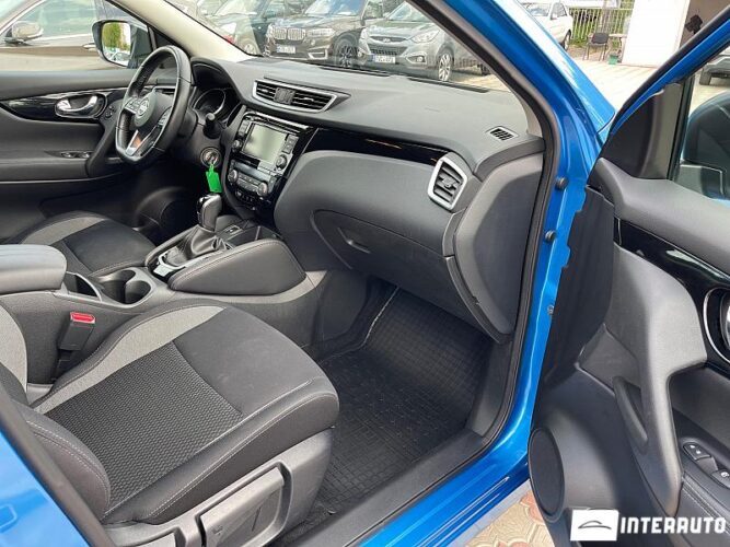 Nissan Qashqai 40 interauto-car