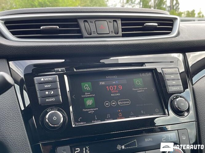 Nissan Qashqai 36 interauto-car