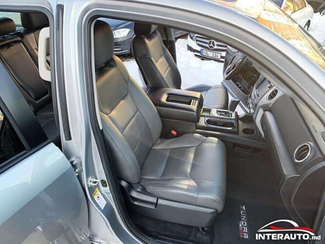 Toyota Tundra 33 interauto-car