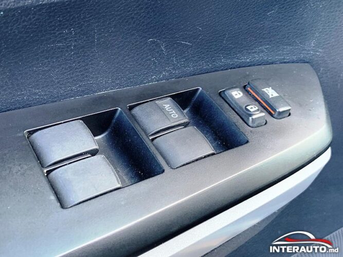 Toyota Tundra 43 interauto-car