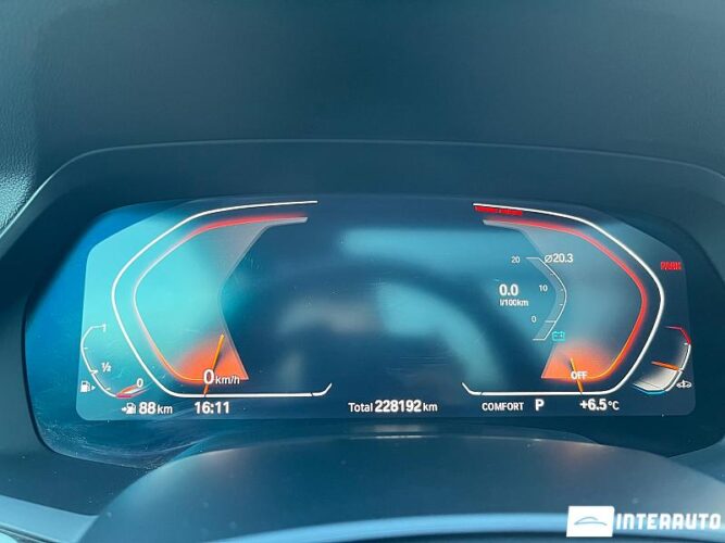 BMW X5 4.0i 42 interauto-car