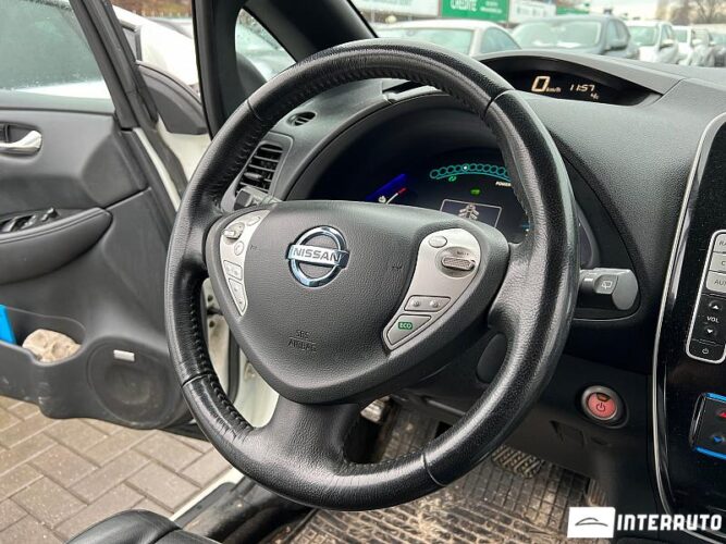 Nissan Leaf 41 interauto-car