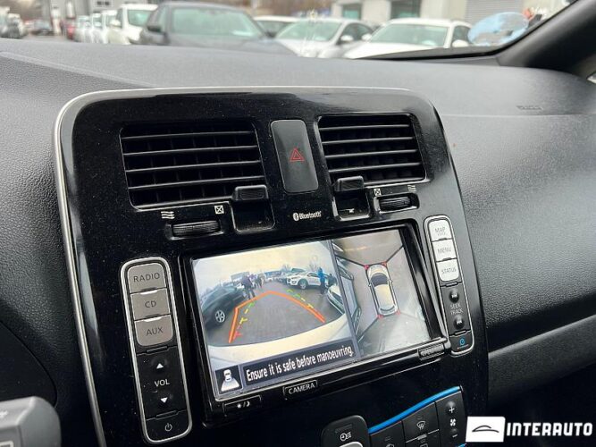 Nissan Leaf 44 interauto-car