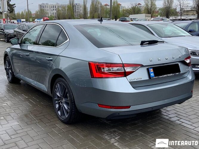 Skoda Superb 35 interauto-car