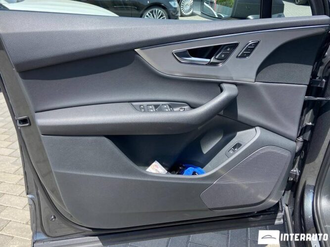 Audi Q7 32 interauto-car