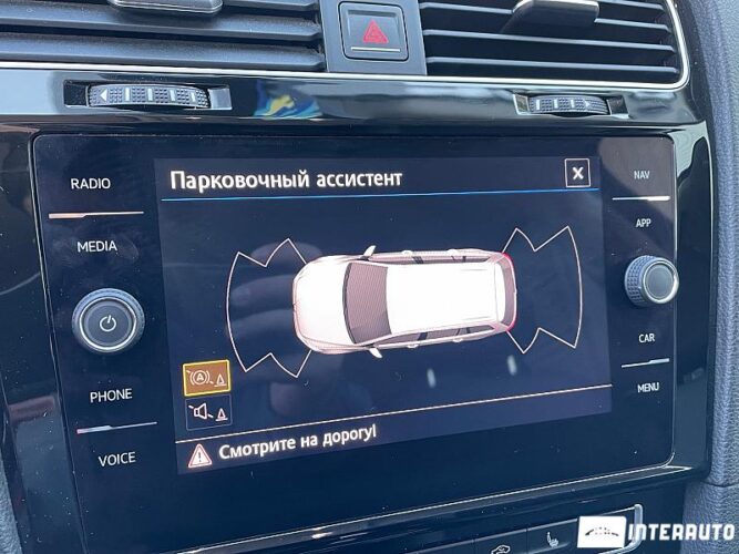 Volkswagen Golf 33 interauto-car