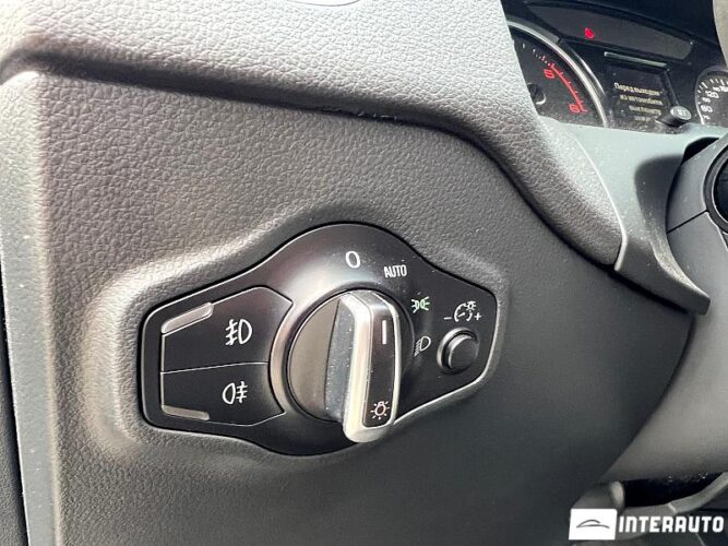 Audi Q5 43 interauto-car