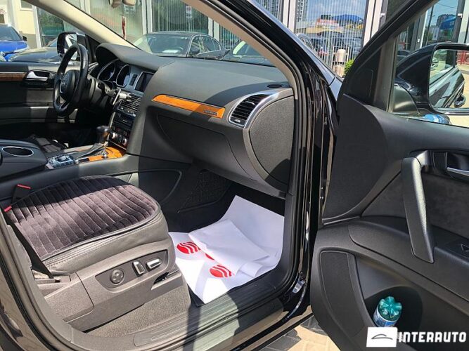 Audi Q7 41 interauto-car