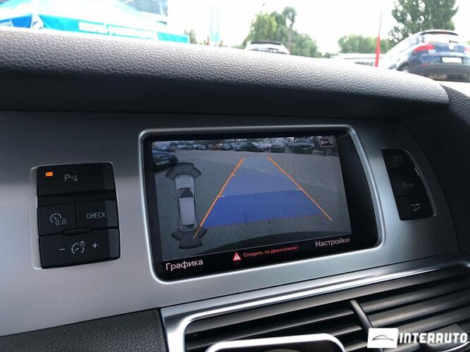 Audi Q7 38 interauto-car