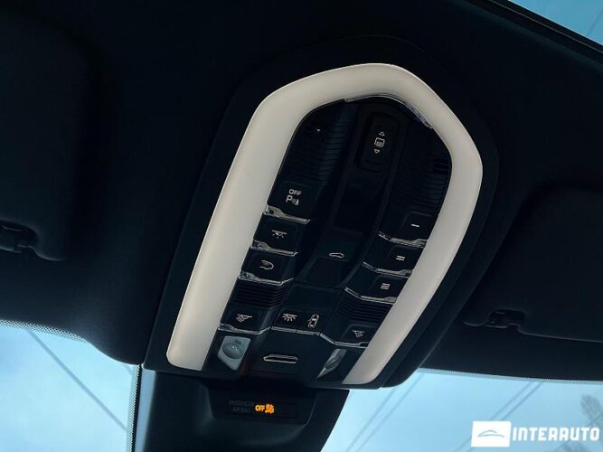 Porsche Macan S 57 interauto-car