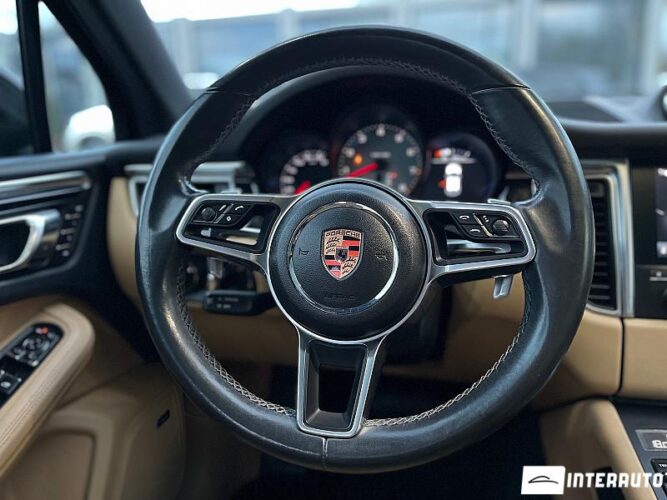 Porsche Macan S 49 interauto-car
