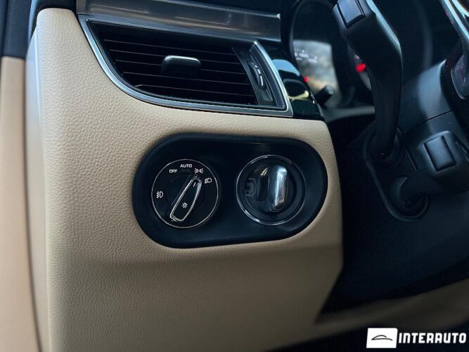 Porsche Macan S 59 interauto-car