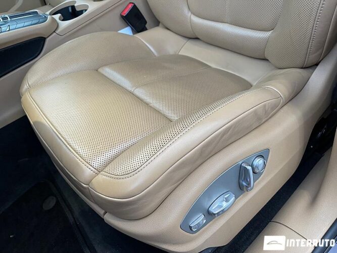 Porsche Macan S 44 interauto-car
