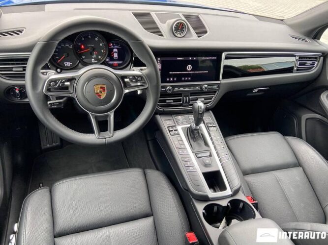 Porsche Macan 42 interauto-car
